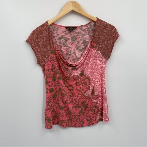 Tommy Bahama coral pink, tan/griege, white hawaiian flower print stretchy top - Picture 6 of 6